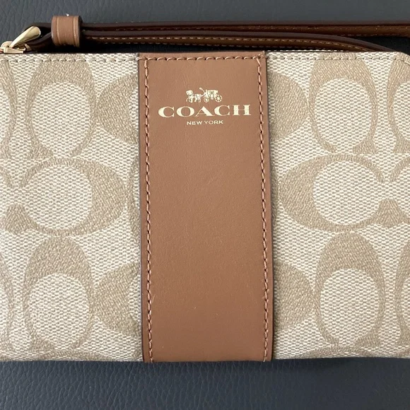 BUNDLE DEAL❗️Wristlet In Signature Canvas and High-Waisted Faux Snake Skin Pants - Picture 3 of 11